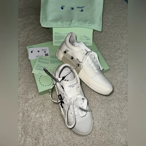 OFF WHITE - Picture 3 of 8